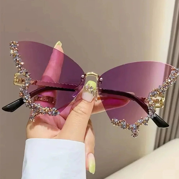 Medusa Butterfly Wings Purple Crystal Sunglasses - Picture 3 of 10